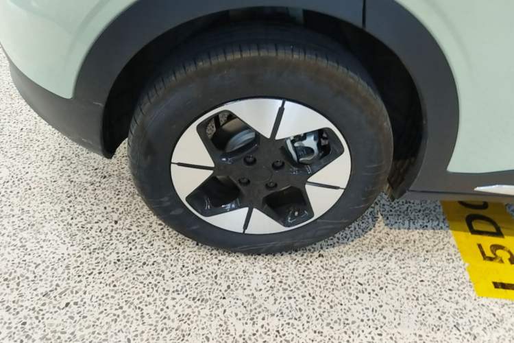 Used Geely Galaxy Geome 2025 310km Dream Edition Right Rear Wheel Hub