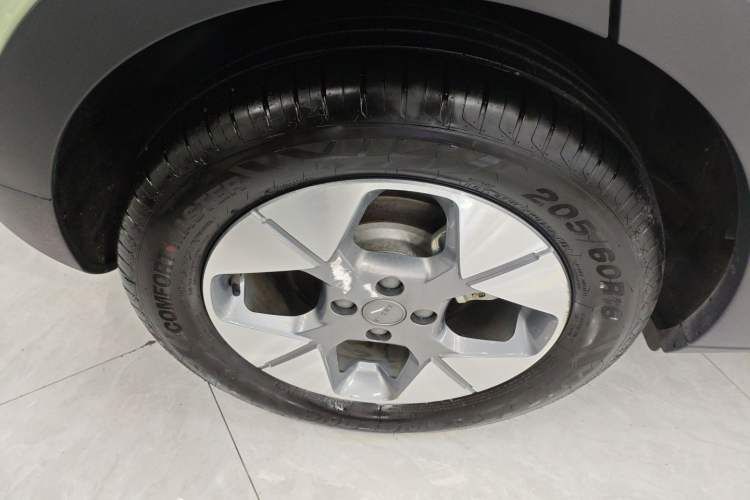 Used Geely Galaxy Geome 2025 UP 410km Exploration+ Edition Right Rear Wheel Hub