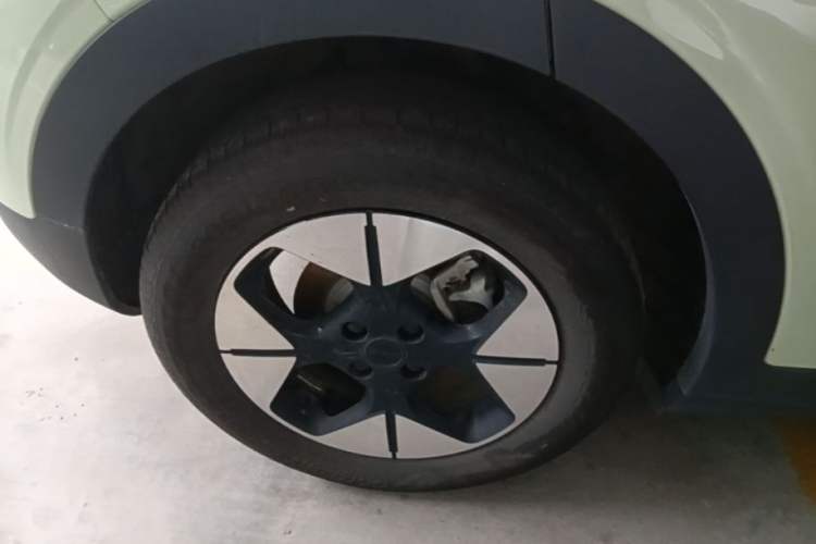 Used Geely Galaxy Geome 2025 UP 410km Exploration+ Edition Right Rear Wheel Hub