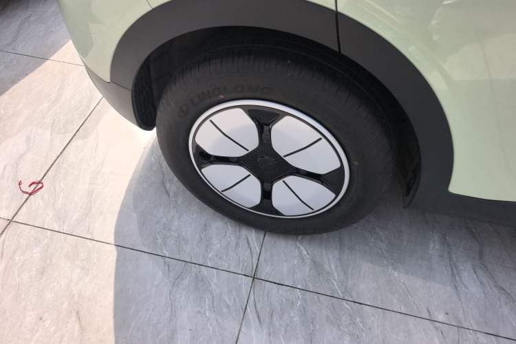 Used Geely Galaxy Geome 2025 310km Youth Edition Right Rear Wheel Hub