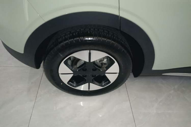 Used Geely Galaxy Geome 2025 UP 410km Exploration Edition Right Rear Wheel Hub