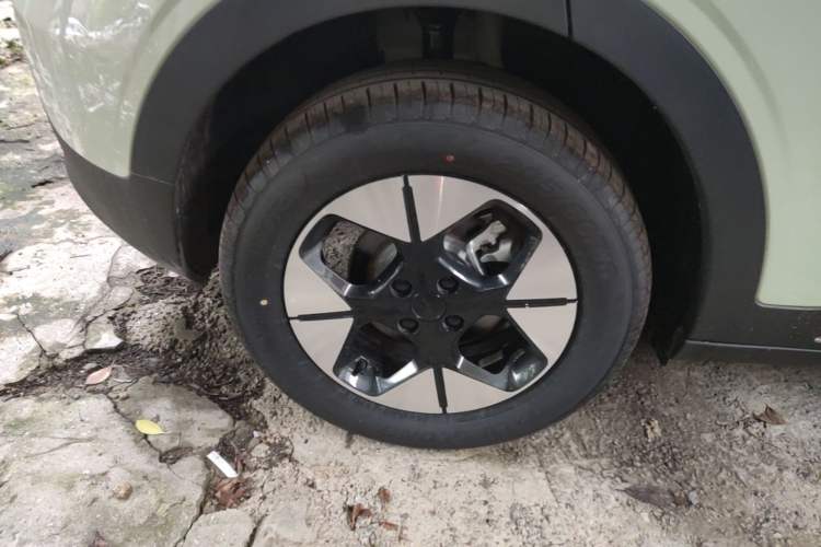 Used Geely Galaxy Geome 2025 310km Dream Edition Right Rear Wheel Hub