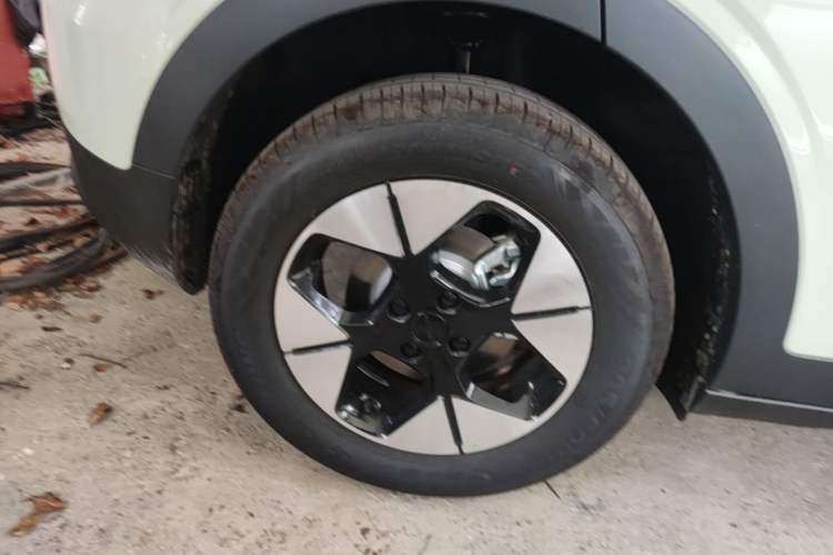 Used Geely Galaxy Geome 2025 310km Dream Edition Right Rear Wheel Hub