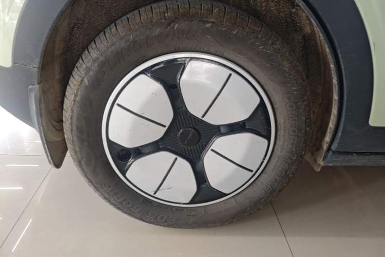 Used Geely Galaxy Geome 2025 310km Youth Edition Right Rear Wheel Hub
