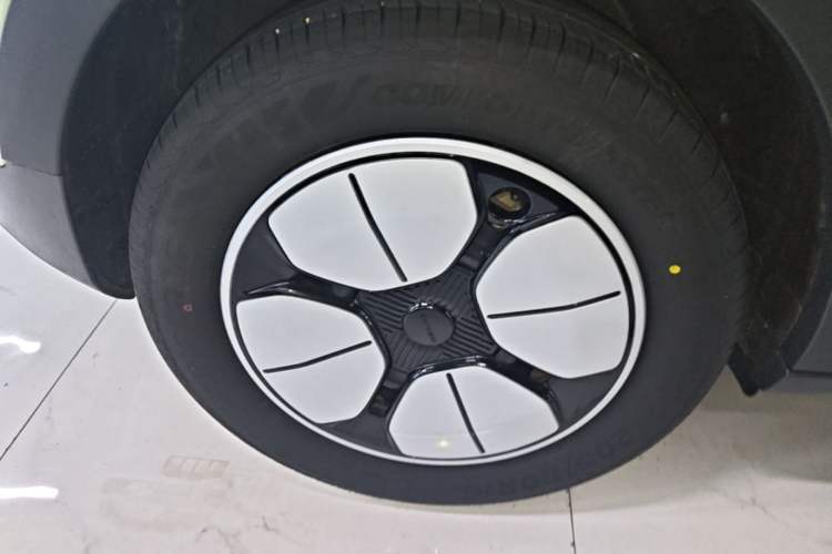 Used Geely Galaxy Geome 2025 310km Youth Edition Right Rear Wheel Hub
