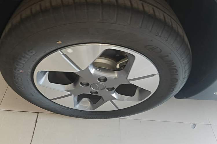 Used Geely Galaxy Geome 2025 UP 410km Exploration+ Edition Right Rear Wheel Hub