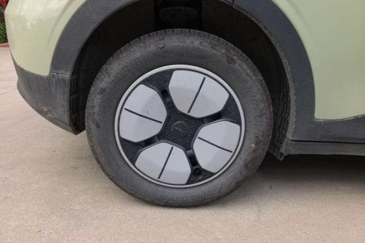 Used Geely Galaxy Geome 2025 310km Youth Edition Right Rear Wheel Hub