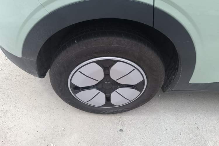 Used Geely Galaxy Geome 2025 310km Youth Edition Right Rear Wheel Hub
