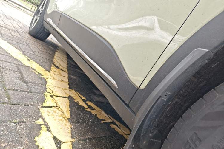 Used Geely Galaxy Geome 2025 UP 410km Exploration Edition Right Side Sill