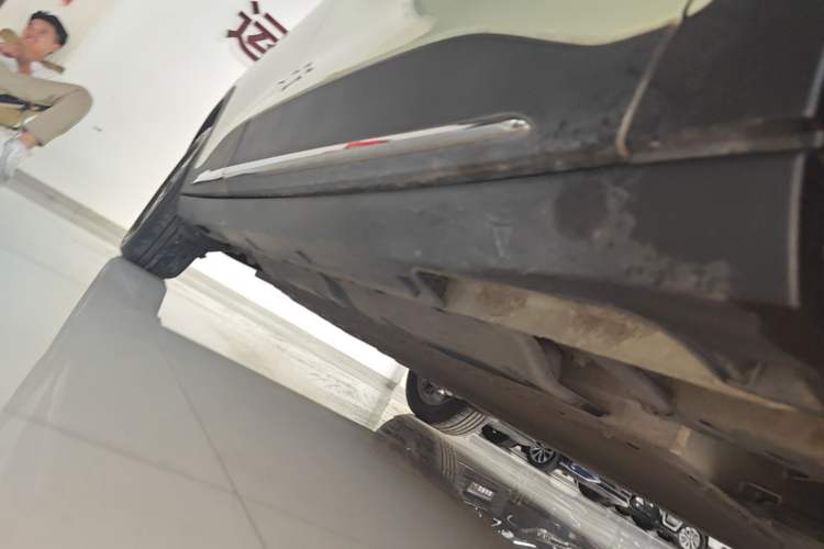 Used Geely Galaxy Geome 2025 UP 410km Exploration+ Edition Right Side Sill