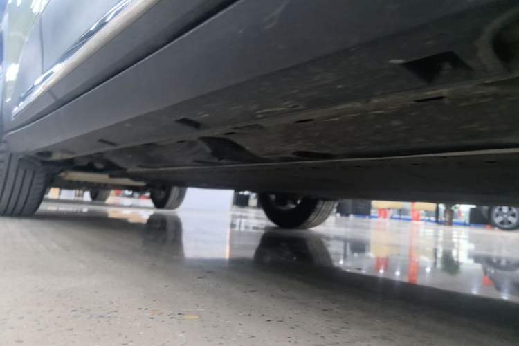 Used Geely Galaxy Geome 2025 UP 410km Exploration+ Edition Right Side Sill