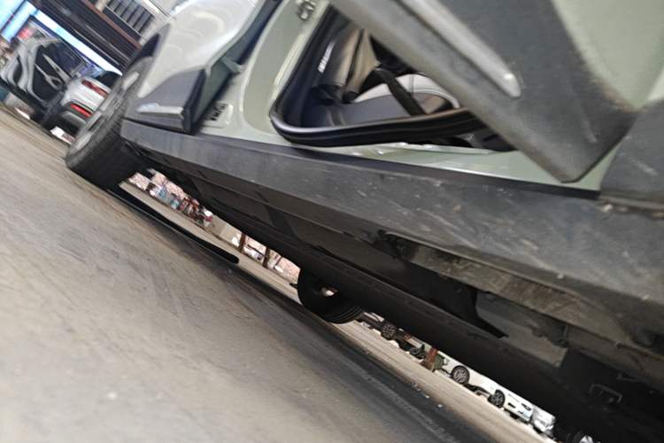 Used Geely Galaxy Geome 2025 UP 410km Exploration Edition Right Side Sill
