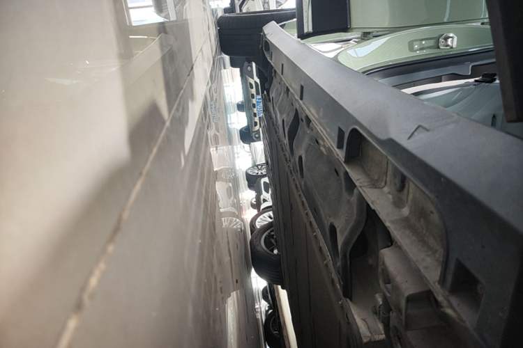 Used Geely Galaxy Geome 2025 UP 410km Exploration+ Edition Right Side Sill