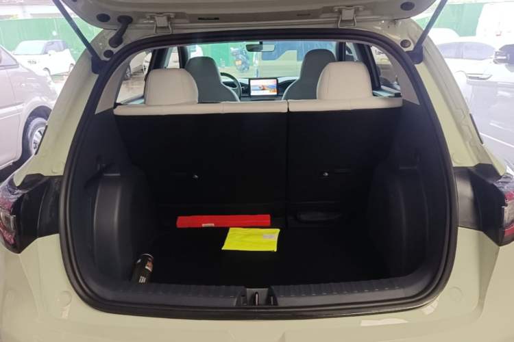 Used Geely Galaxy Geome 2025 310km Youth Edition Trunk