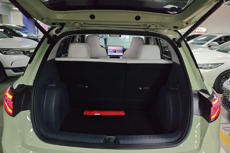 Used Geely Galaxy Geome 2025 310km Youth Edition Trunk