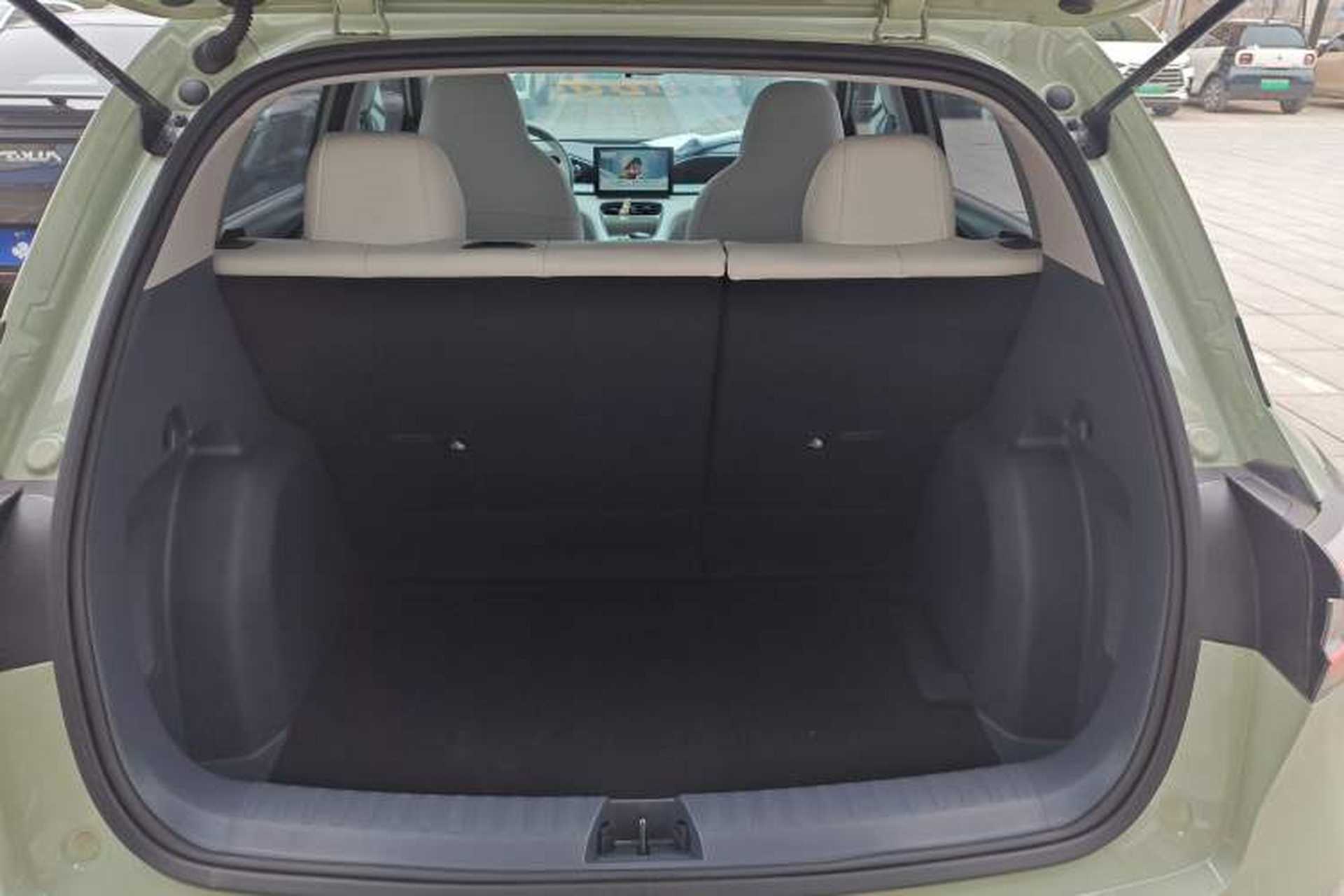 Used Geely Galaxy Geome 2025 310km Youth Edition Trunk