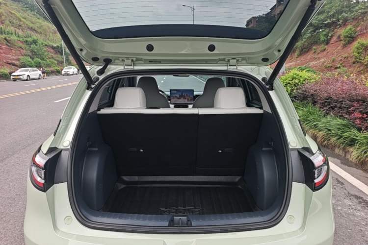 Used Geely Galaxy Geome 2025 310km Dream Edition Trunk