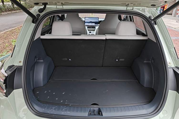 Used Geely Galaxy Geome 2025 310km Dream Edition Trunk