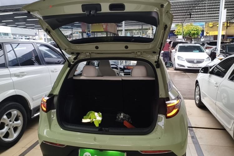 Used Geely Galaxy Geome 2025 310km Youth Edition Trunk