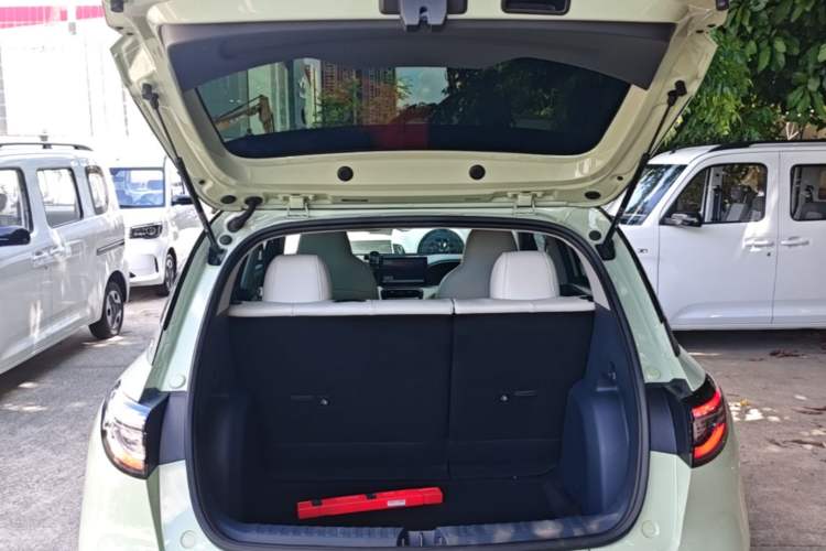 Used Geely Galaxy Geome 2025 310km Youth Edition Trunk
