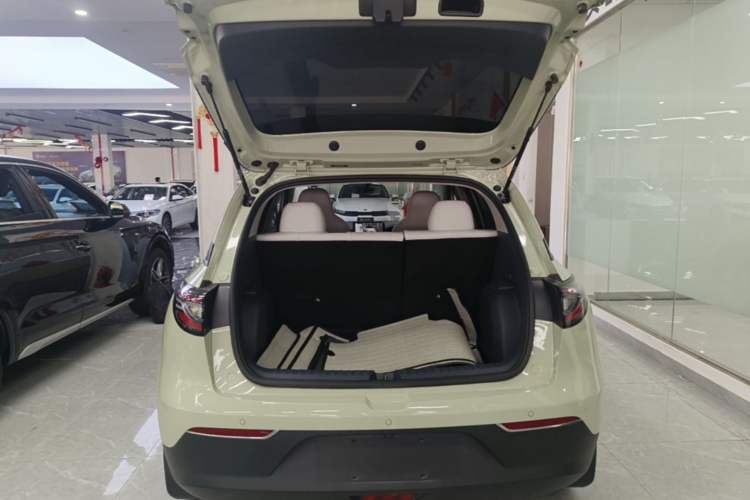 Used Geely Galaxy Geome 2025 310km Youth Edition Trunk