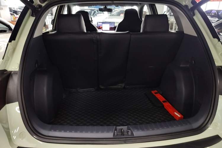 Used Geely Galaxy Geome 2025 UP 410km Exploration Edition Trunk