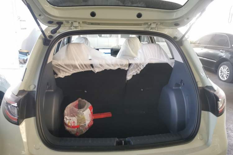 Used Geely Galaxy Geome 2025 310km Youth Edition Trunk