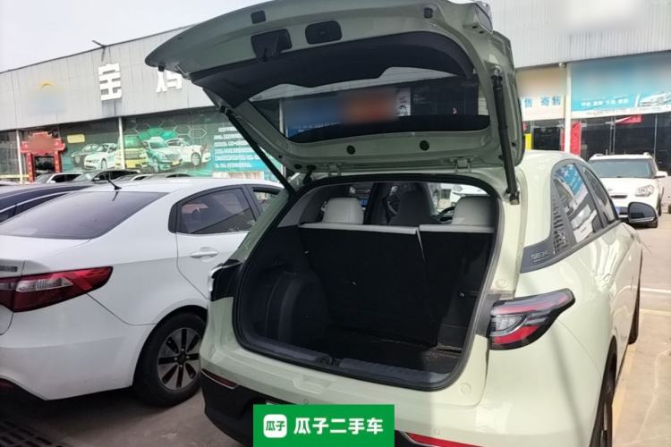Used Geely Galaxy Geome 2025 410 km Free Version Trunk
