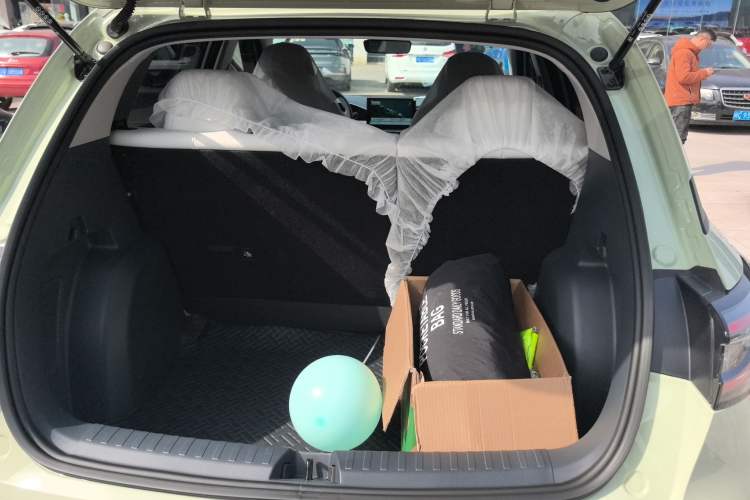Used Geely Galaxy Geome 2025 310km Youth Edition Trunk