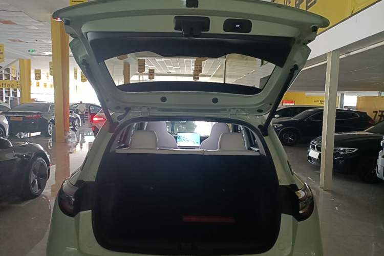 Used Geely Galaxy Geome 2025 UP 410km Exploration Edition Trunk