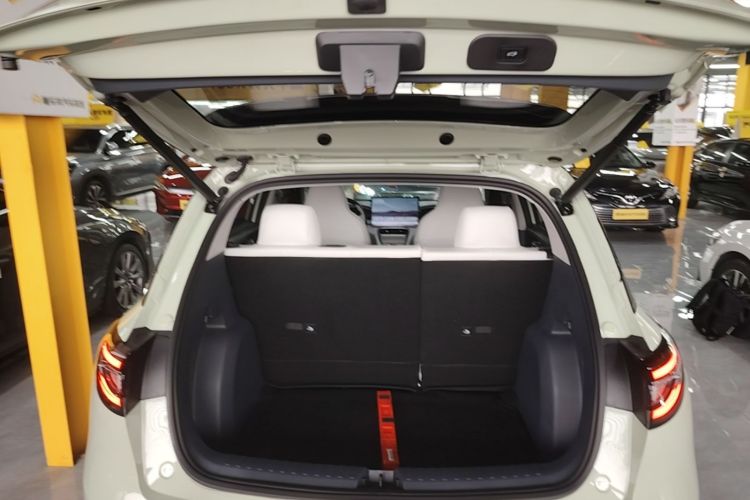 Used Geely Galaxy Geome 2025 410 km Free Version Trunk