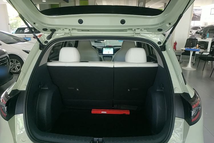 Used Geely Galaxy Geome 2025 310km Youth Edition Trunk