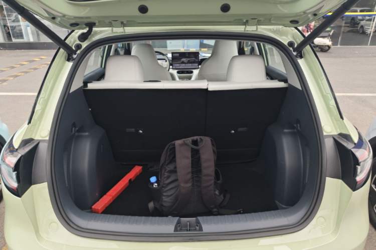 Used Geely Galaxy Geome 2025 UP 410km Exploration+ Edition Trunk