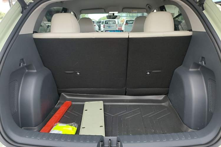 Used Geely Galaxy Geome 2025 310km Dream Edition Trunk