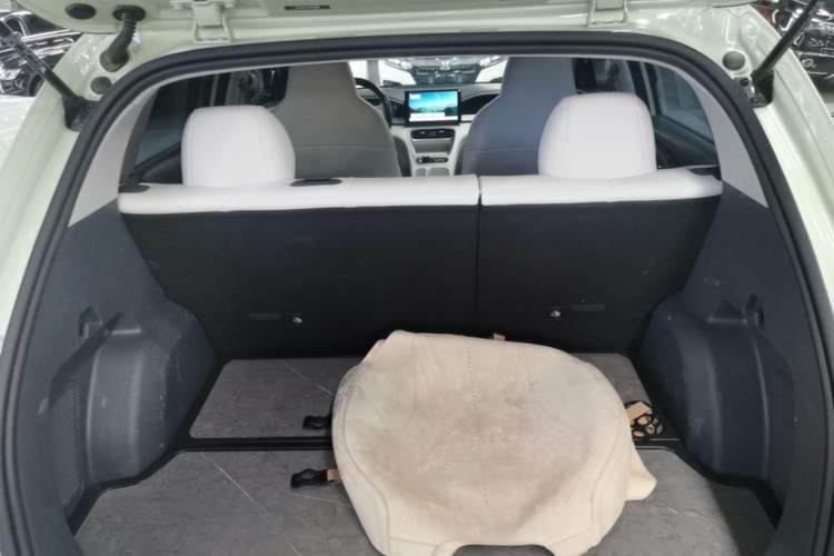 Used Geely Galaxy Geome 2025 310km Youth Edition Trunk