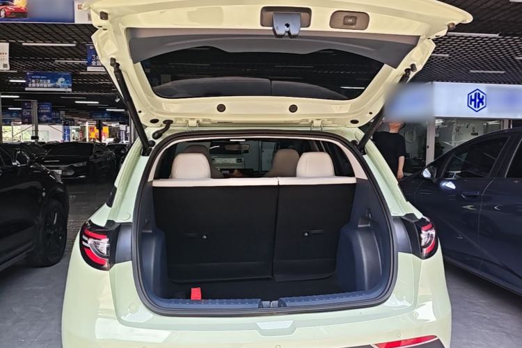 Used Geely Galaxy Geome 2025 UP 410km Exploration Edition Trunk