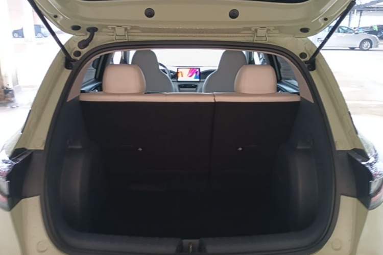 Used Geely Galaxy Geome 2025 410 km Free Version Trunk