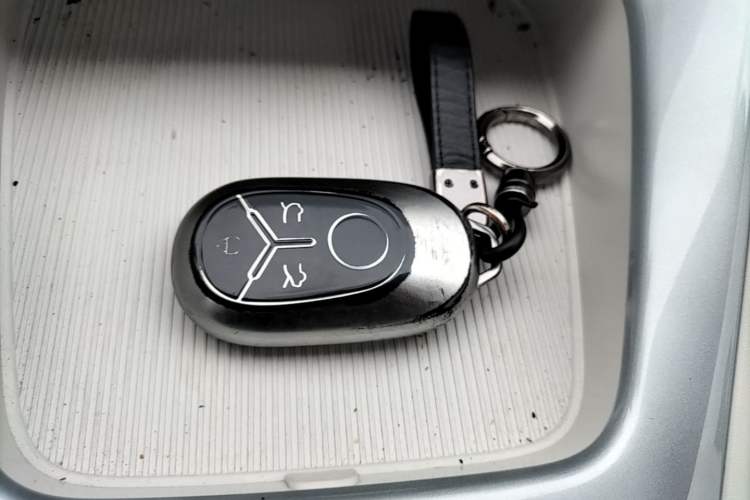 Used Geely Galaxy Geome 2025 410 km Free Version Vehicle Key