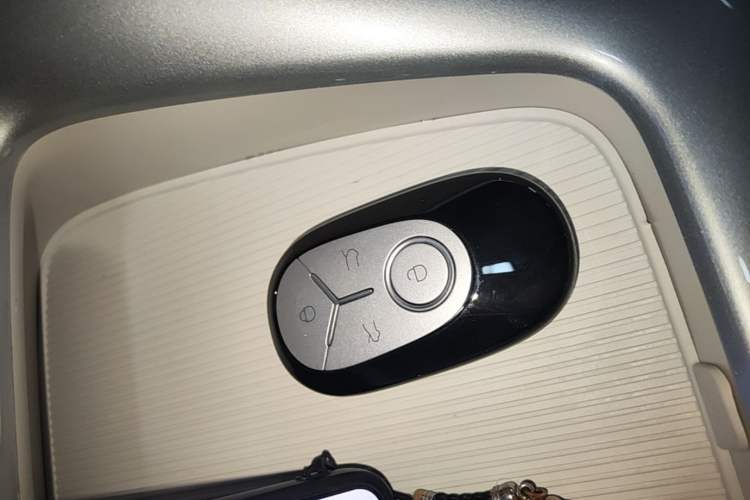 Used Geely Galaxy Geome 2025 410 km Free Version Vehicle Key