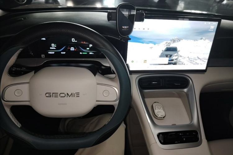 Used Geely Galaxy Geome 2025 UP 410km Exploration Edition Interior 3