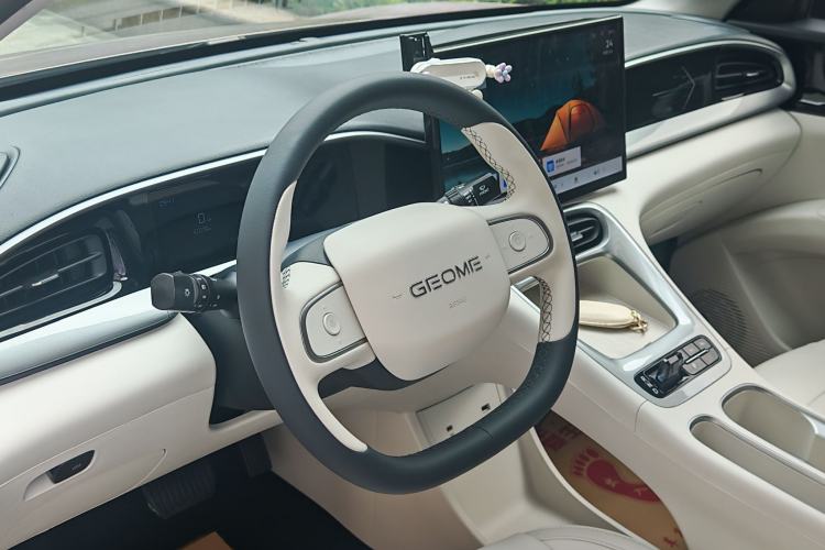 Used Geely Galaxy Geome 2025 310km Dream Edition Interior 9