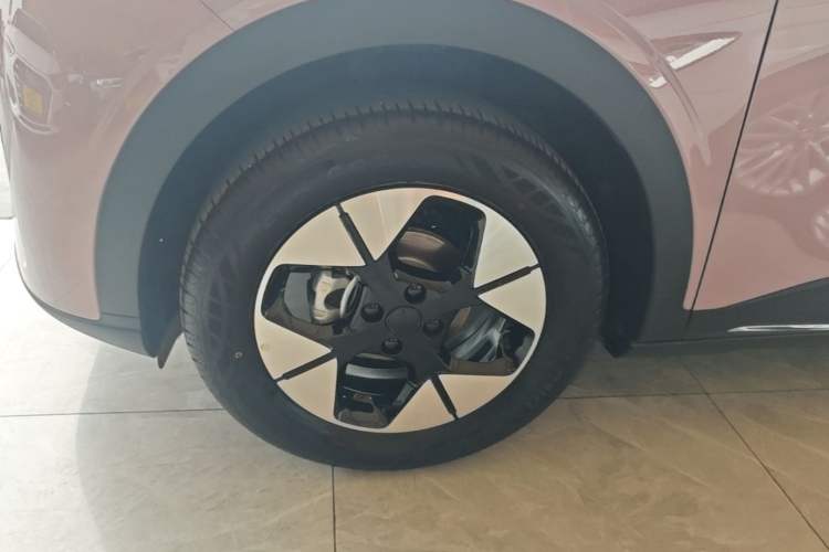 Used Geely Galaxy Geome 2025 310km Dream Edition Left Front Wheel Hub