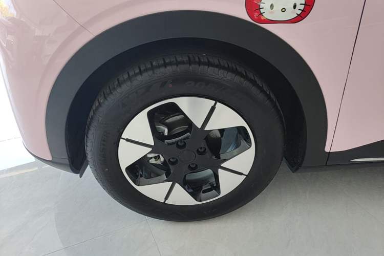 Used Geely Galaxy Geome 2025 UP 410km Exploration Edition Left Front Wheel Hub
