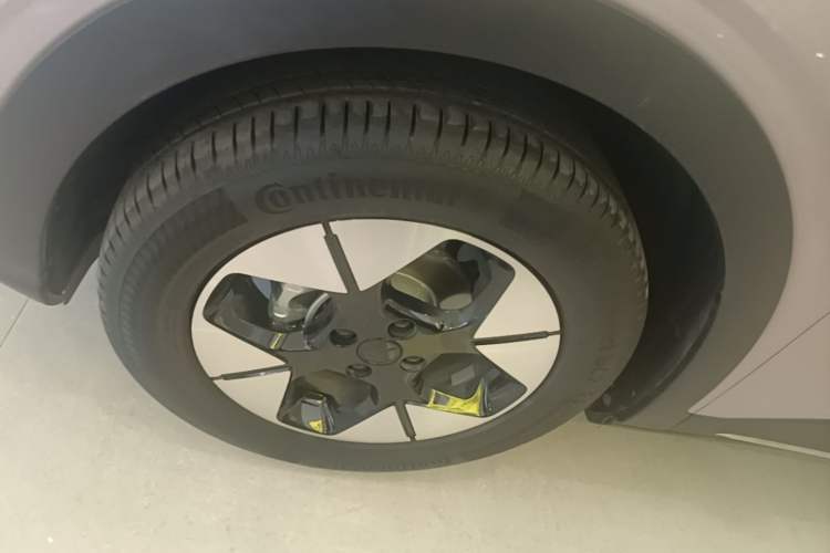 Used Geely Galaxy Geome 2025 310km Dream Edition Left Front Wheel Hub