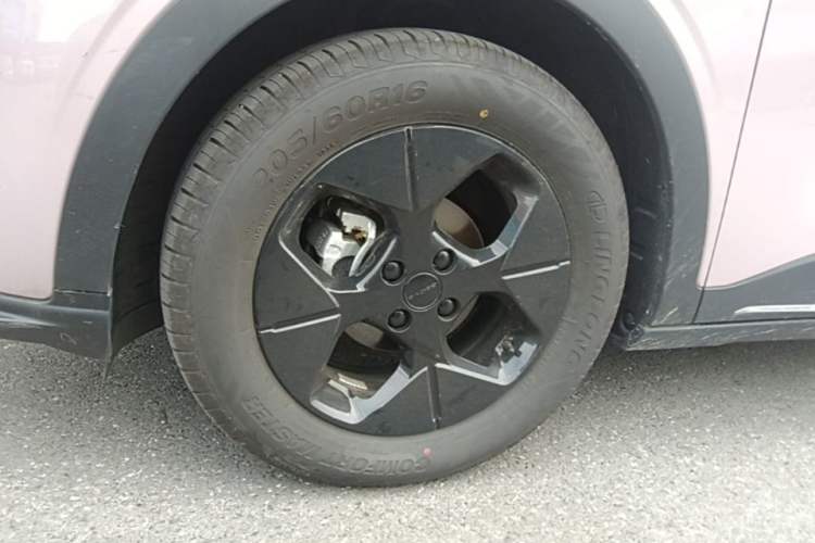 Used Geely Galaxy Geome 2025 UP 410km Exploration Edition Left Front Wheel Hub