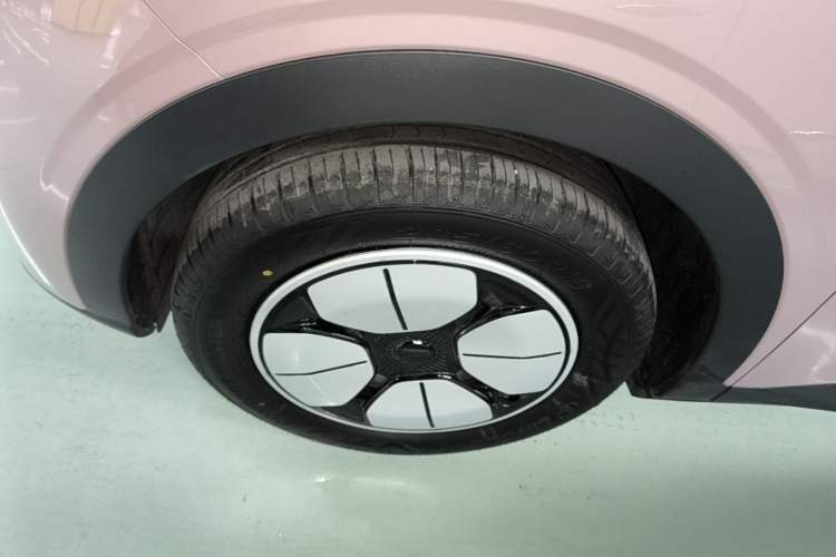 Used Geely Galaxy Geome 2025 310km Youth Edition Left Front Wheel Hub