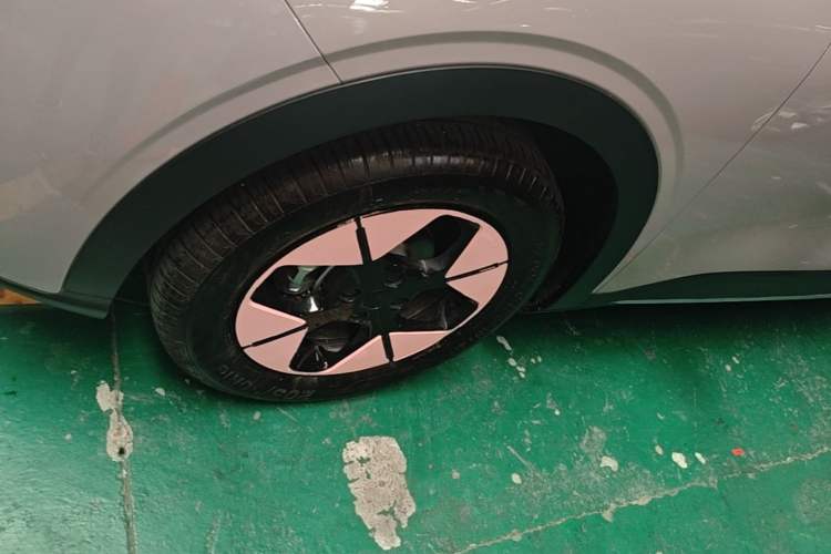 Used Geely Galaxy Geome 2025 310km Dream Edition Left Front Wheel Hub