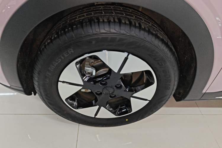 Used Geely Galaxy Geome 2025 310km Dream Edition Left Front Wheel Hub