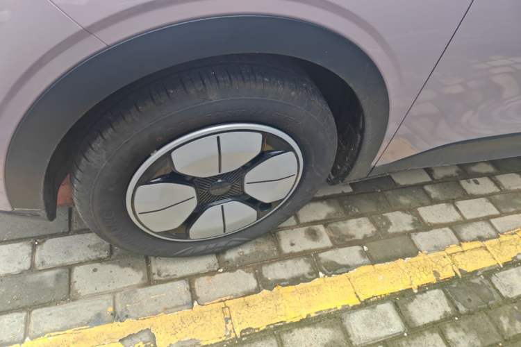 Used Geely Galaxy Geome 2025 310km Youth Edition Left Front Wheel Hub