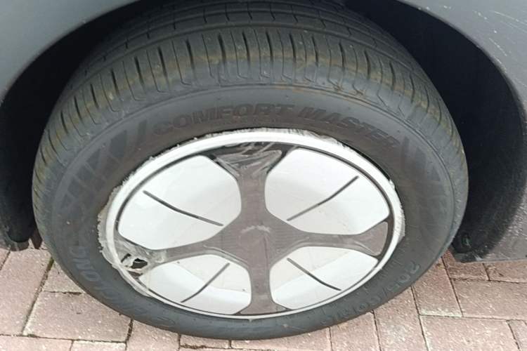 Used Geely Galaxy Geome 2025 310km Youth Edition Left Front Wheel Hub